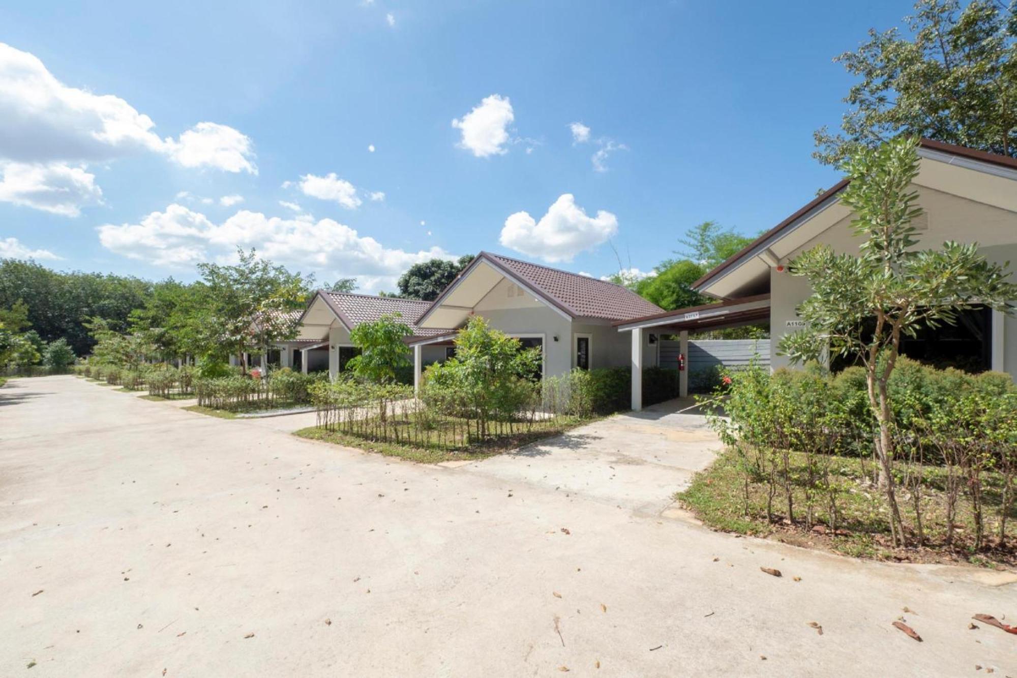 Capital O 75378 Thawapee Resort 라용 외부 사진