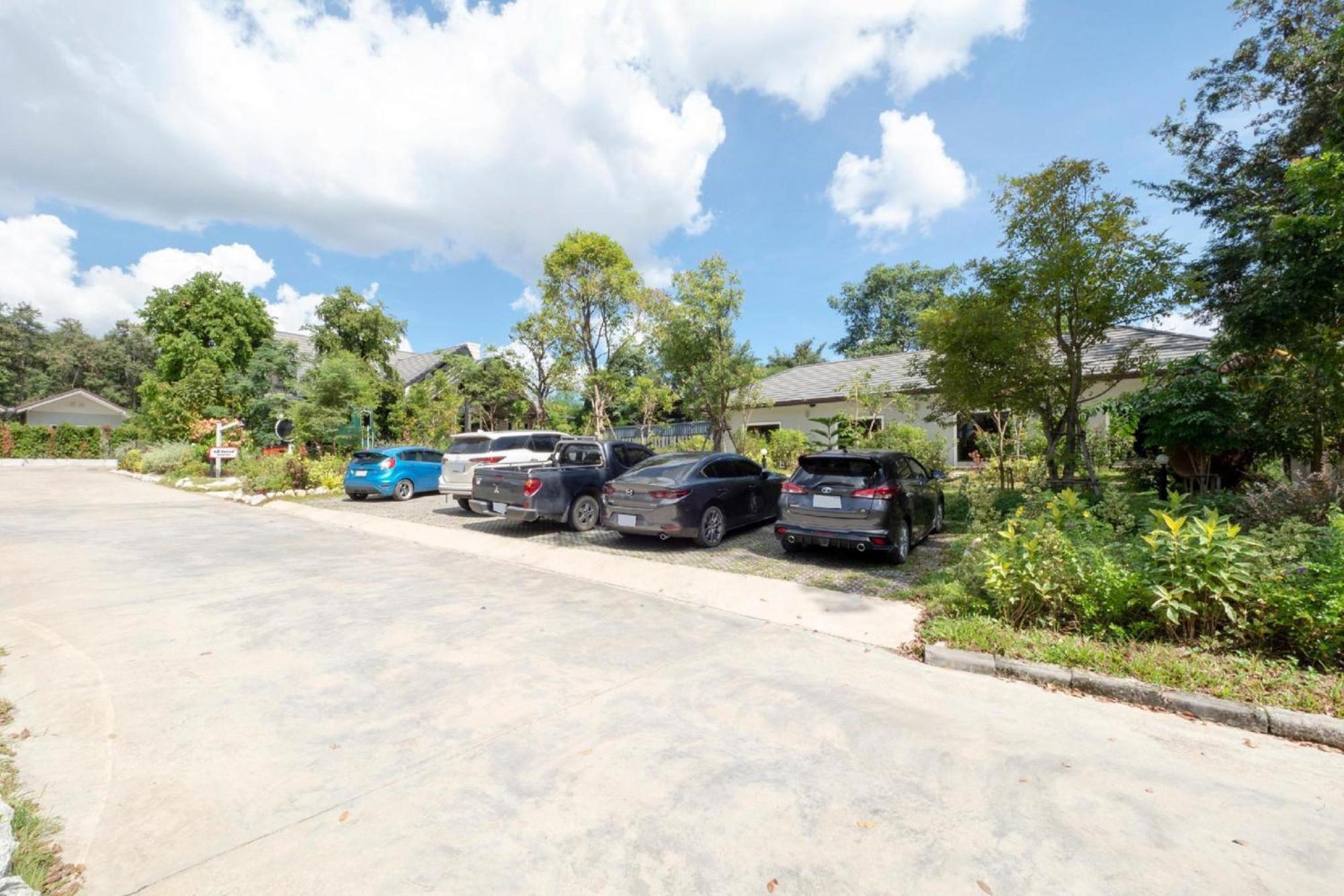 Capital O 75378 Thawapee Resort 라용 외부 사진